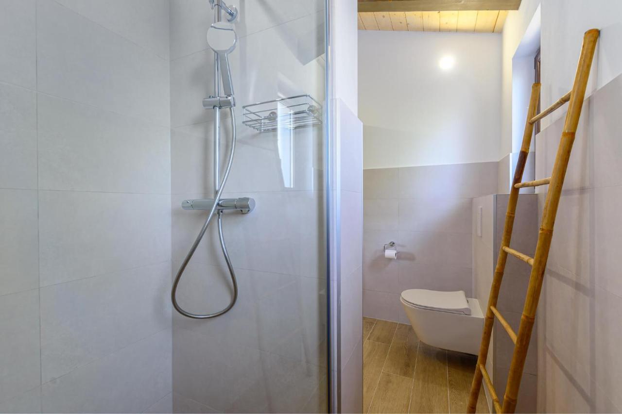 Villa David - Luxurious Secluded Villa With A Heated Pool Butkovići Exterior foto